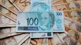 Como investir em ações nacionais e estrangeiras (R$ 100 ou menos)